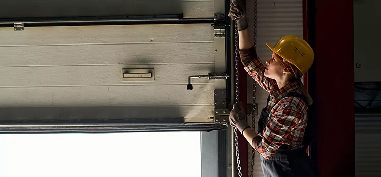 Addressing Common Garage Door Stoppage Issues in Oak Park, MI